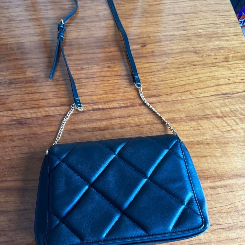 A New Day Black Quilted Crossbody Bag Diamond Pattern Gold Chain Strap Mens